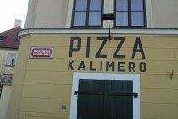 Všem, kteří zůstávají v pondělí v Praze - Podává se pizza zdarma